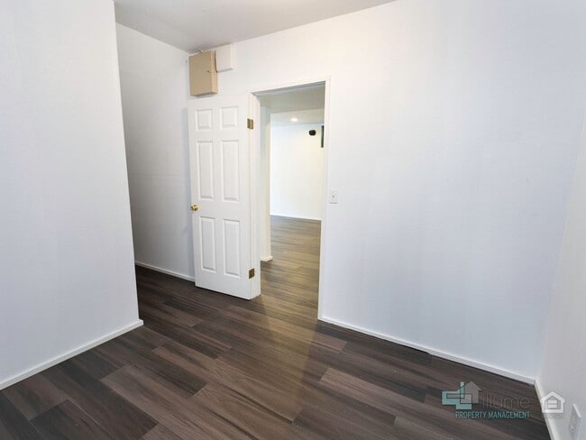 Building Photo - 20630 Willamette Dr