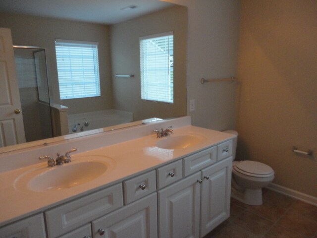 Building Photo - 4461 Garden Club St