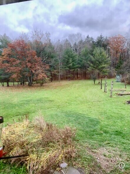 Building Photo - 467 Troy Rd