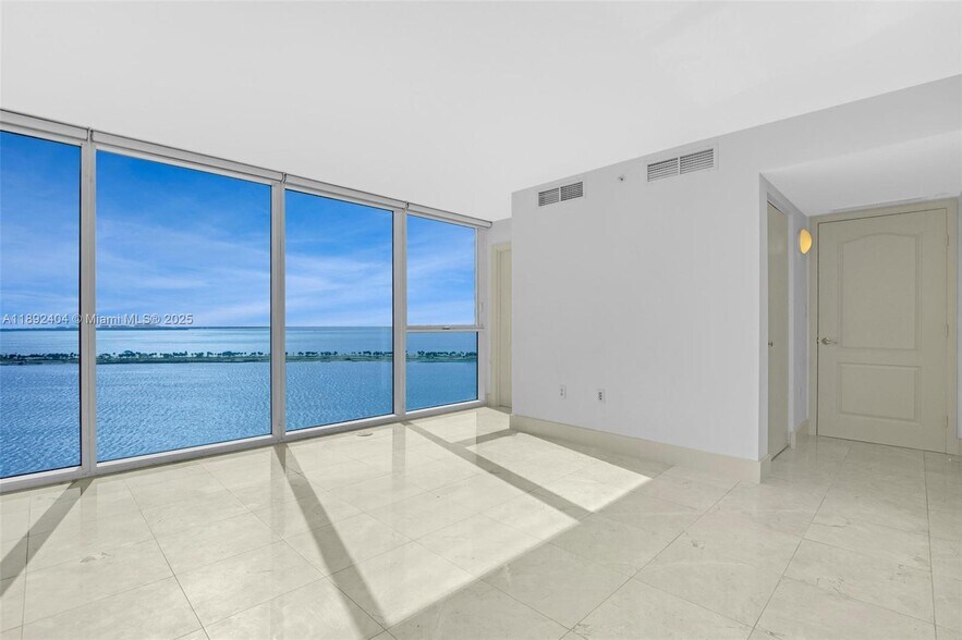 Building Photo - 2101 Brickell Ave