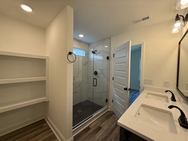 Building Photo - New 3 bedroom 2 bath home for rent