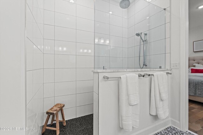 Building Photo - 192 Pk Ctr Ave