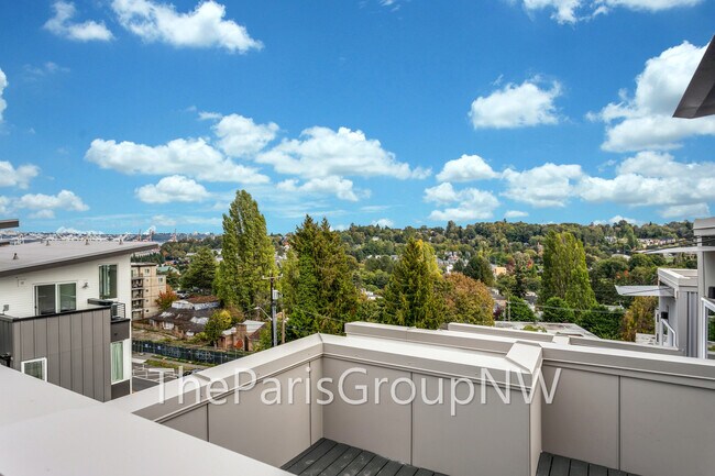 Building Photo - 3078 SW Avalon Way