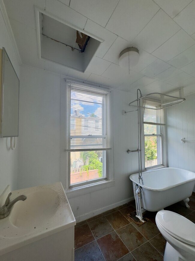 Building Photo - Charming 2BR/1BA Townhome in Canton/Upper Fells, Baltimore, MD!