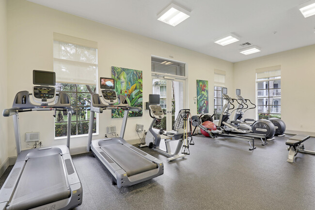 Building Photo - 515 Bay Colony Dr N