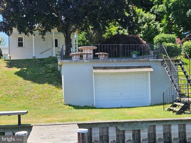 Building Photo - 178 Kingston Park Ln E