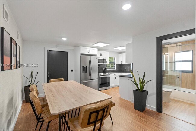 Building Photo - 601 SW 1st St