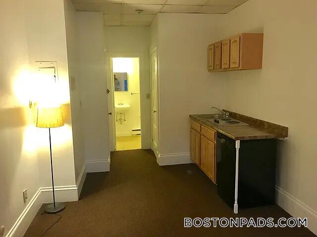 Building Photo - 854 Beacon St