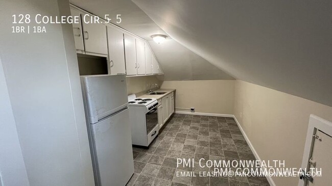 Building Photo - 1 bed/1 bath apartment (available (3/15)