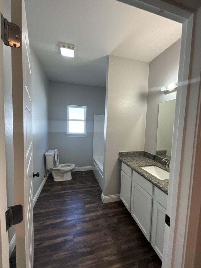 Building Photo - 204 Lacey Eden Ln