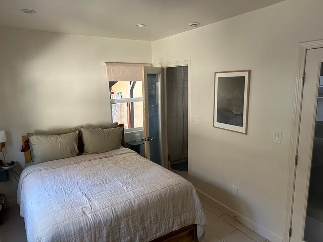 Building Photo - 2905 Reservoir St