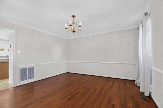 Building Photo - Meticulously maintained & spacious 4 Bd/2 full & 2 half bath home  Home in Dawson's Landing - Pet...