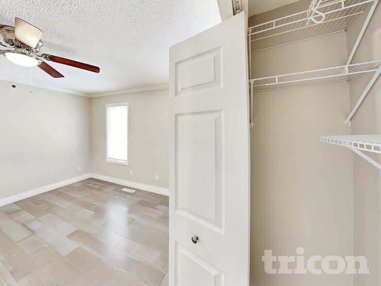 Building Photo - 11893 Dunhill Rd