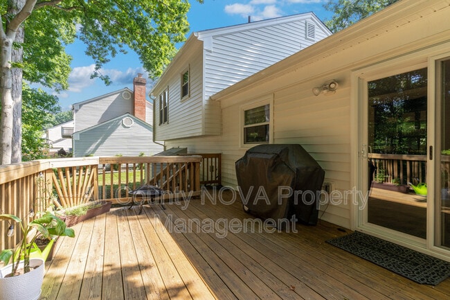 Building Photo - 12112 Amblewood Dr