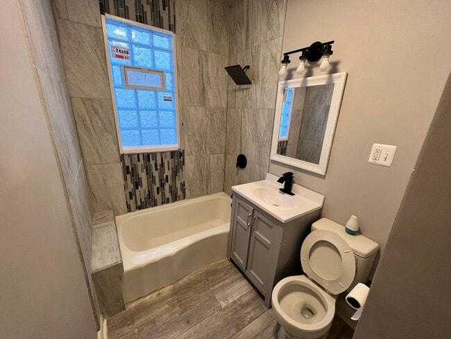 Building Photo - 2484 W Chambers St