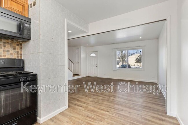 Building Photo - 1533 McKool Ave