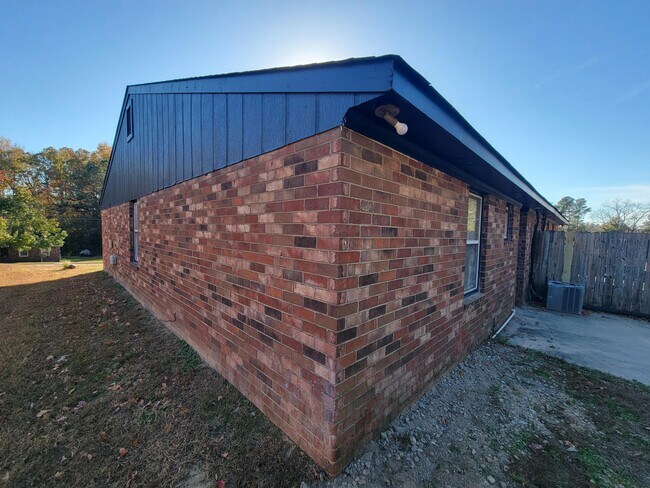 Building Photo - 4609 Renee St