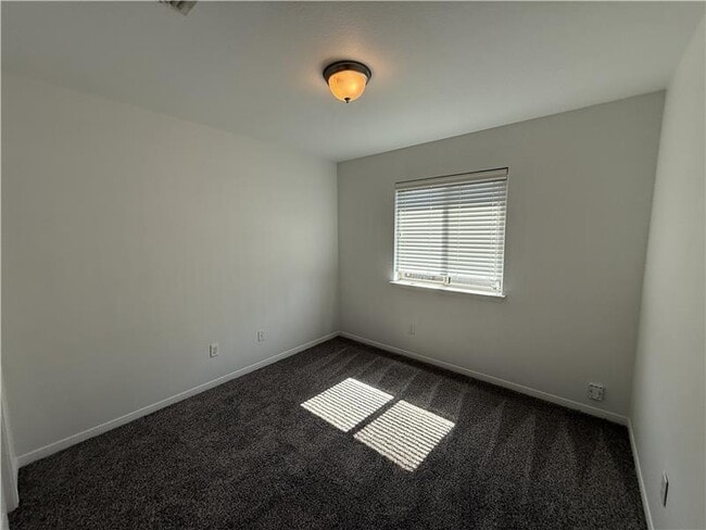 Building Photo - 531 Parkfield Ln