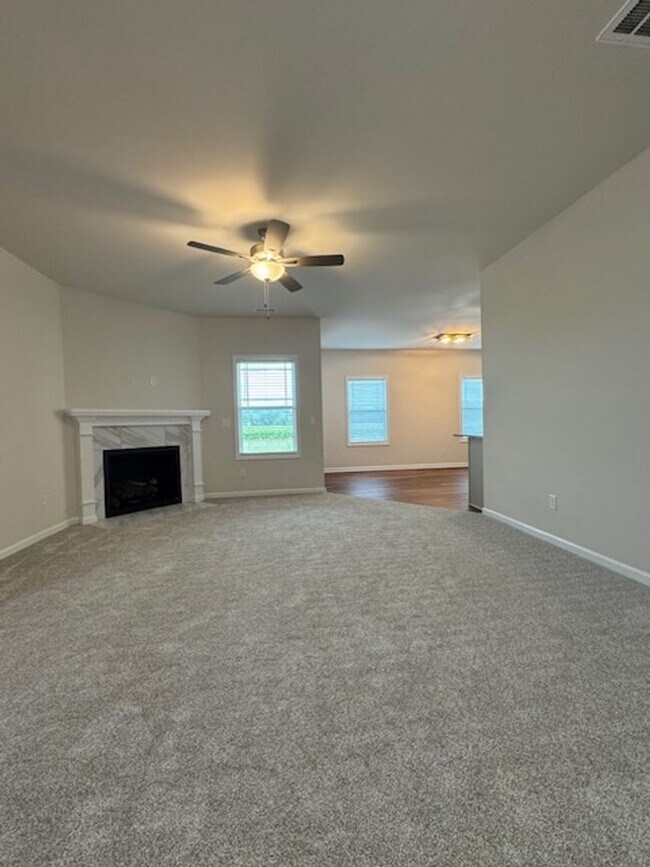 Building Photo - 111 Kendall Farms Dr