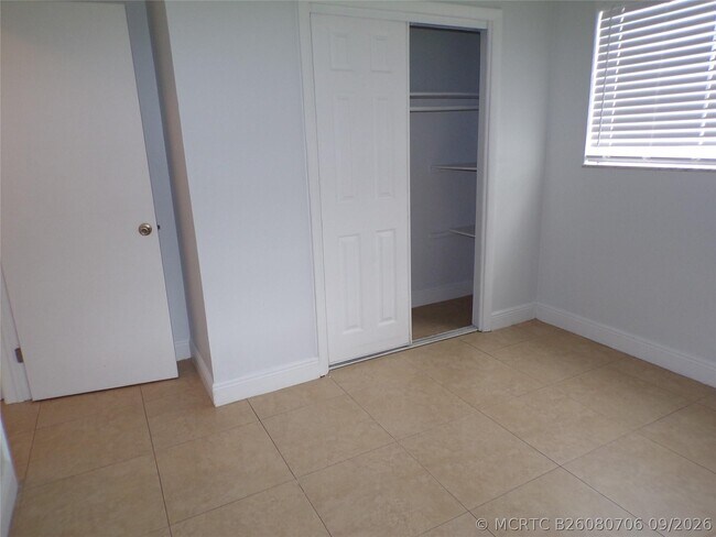 Building Photo - 1505 N 57th Terrace
