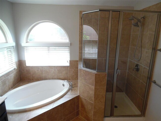 Building Photo - 1217 Peregrine Way