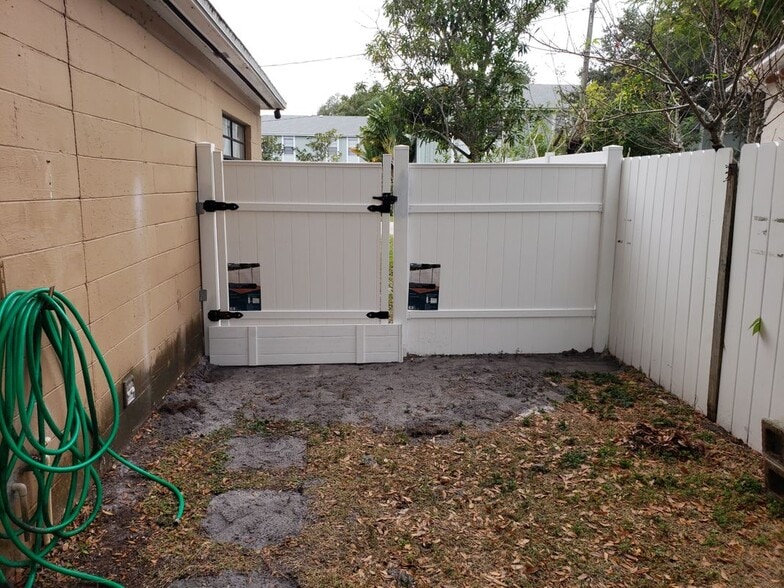 Building Photo - 5412 S Bernie St