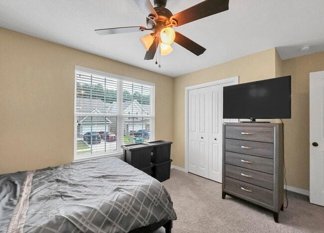 Building Photo - 220 Wainwright Dr