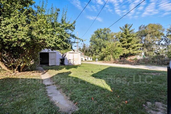 Building Photo - 502 S Holmes Ave