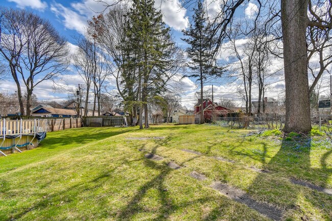 Building Photo - 71 Sanford St