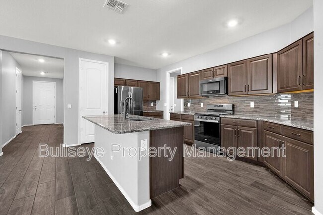Building Photo - 17345 W Spur Dr
