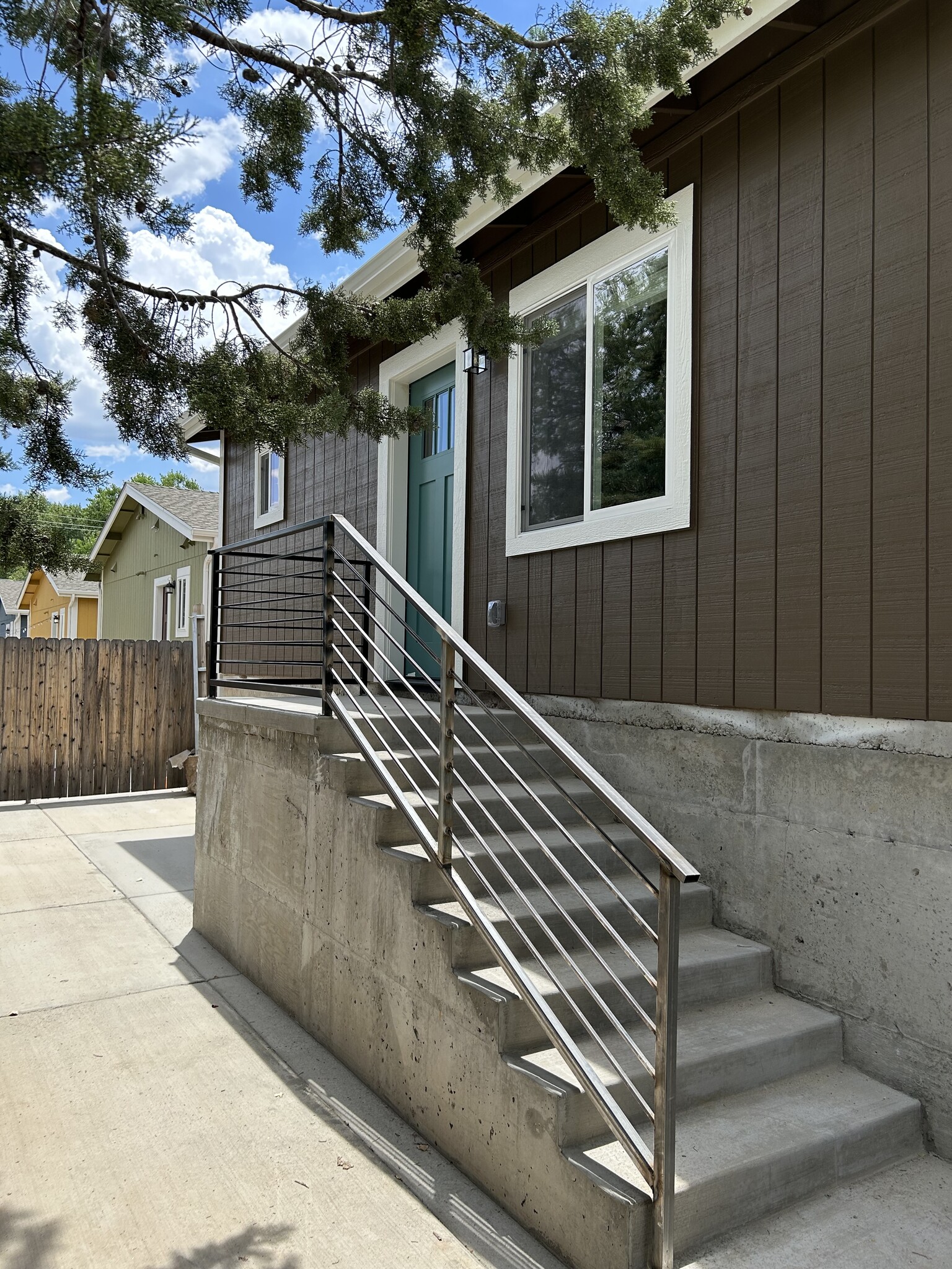 Building Photo - 1048 Whipple St