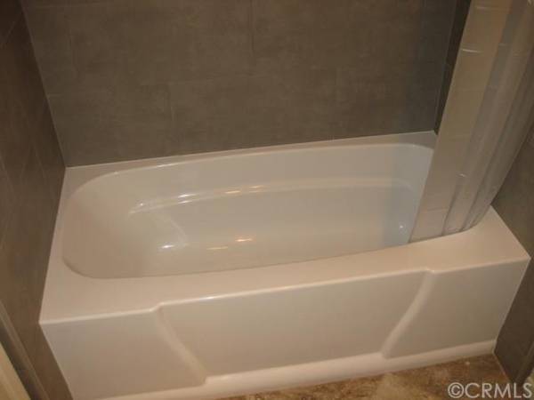 Building Photo - 69 Wildwood