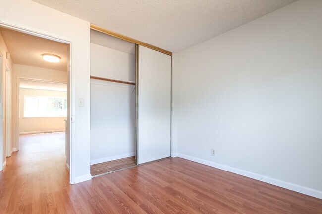 Building Photo - 3 bedroom 2 bath home on a corner Lot
