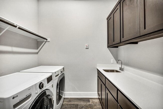 Building Photo - 12909 Mitica Dr