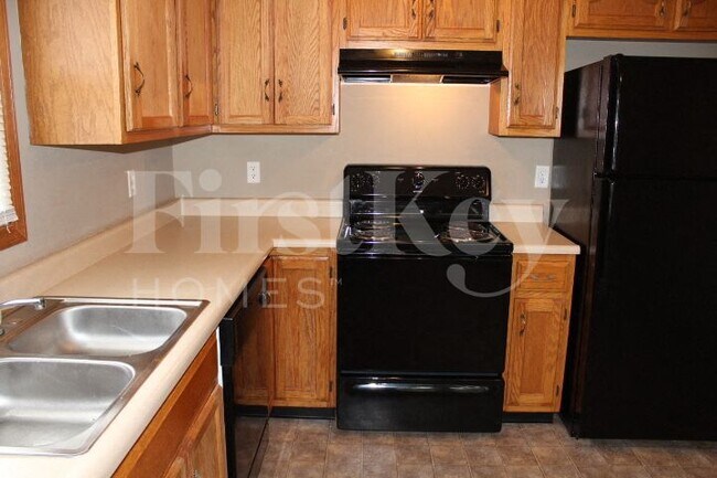 Building Photo - 10311 Park Valley Dr