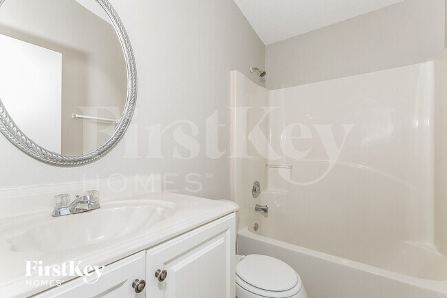 Building Photo - 1420 Kissimmee Dr