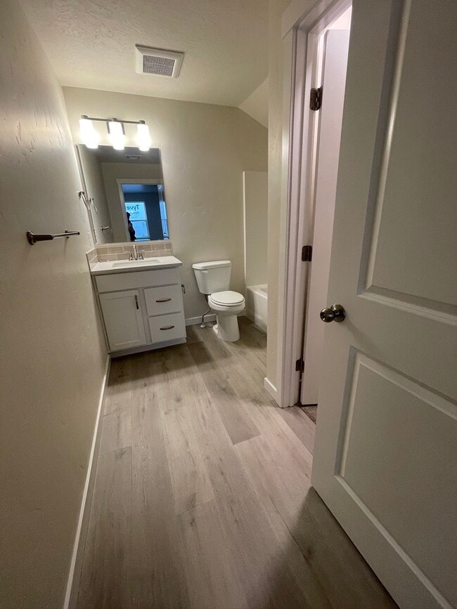 Building Photo - 1581 Witt St