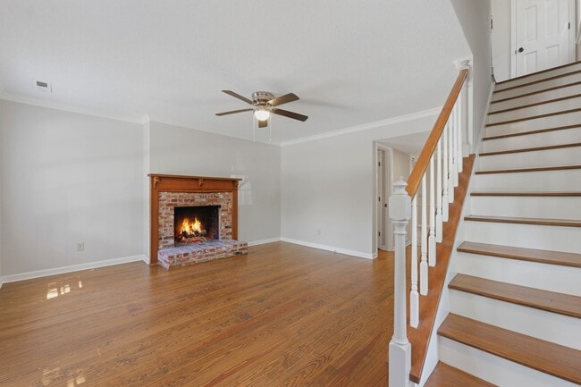 Building Photo - Charming Mount Pleasant Townhouse