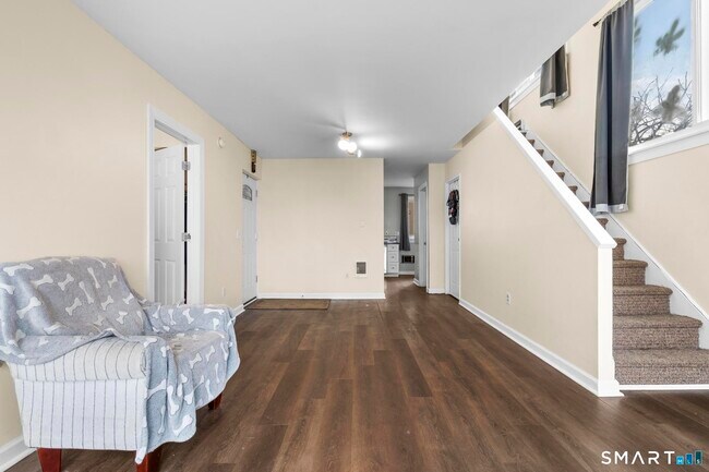 Building Photo - 84 Taylor Ave