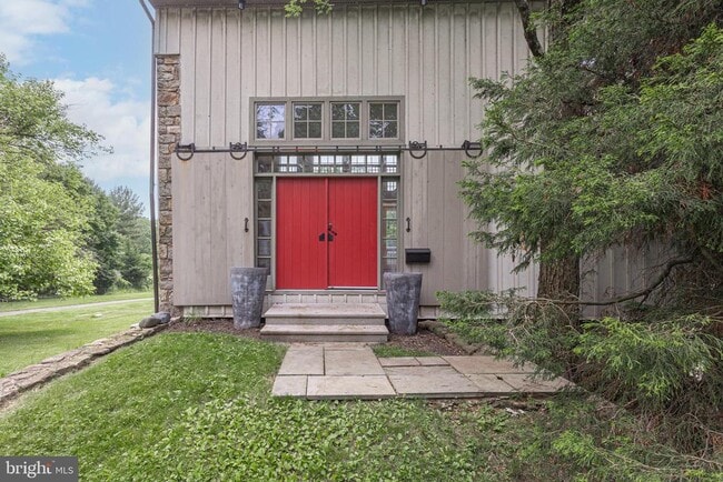 Building Photo - 6054 Honey Hollow Rd