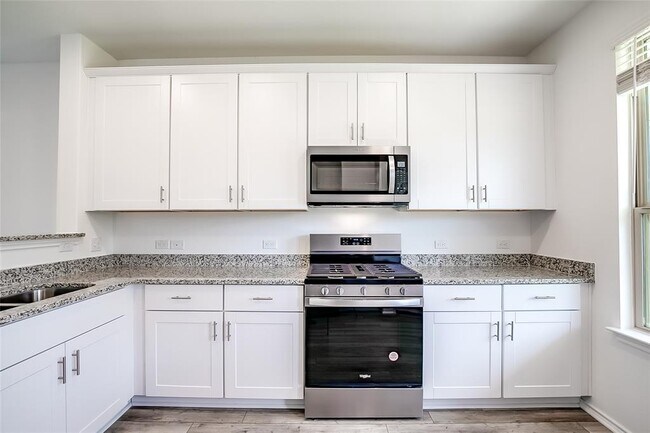 Building Photo - 812 Black Alder St