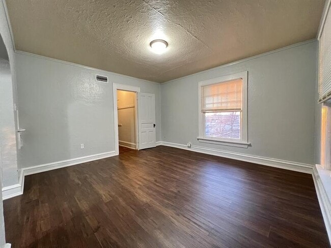 Building Photo - 1503 2nd Ave SE