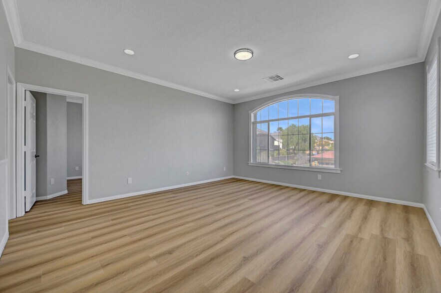 Building Photo - 11013 Mount Royal Ave