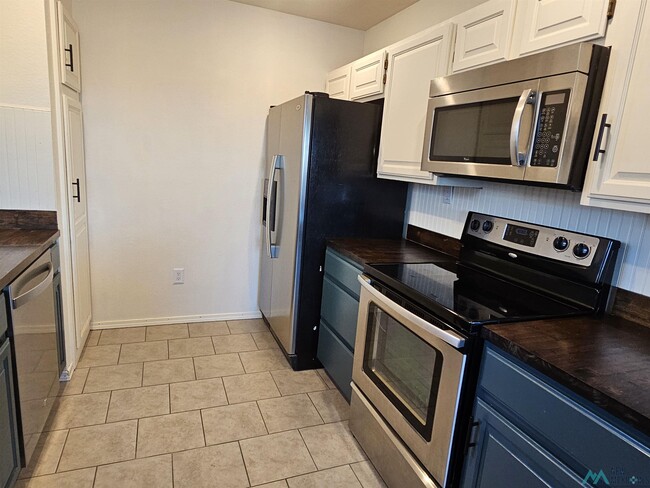 Building Photo - 212 Wilmington Cir