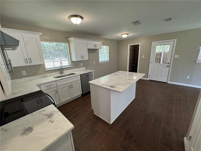 Building Photo - 4778 Ivywood Dr