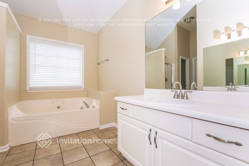 Building Photo - 255 Trotter Wy