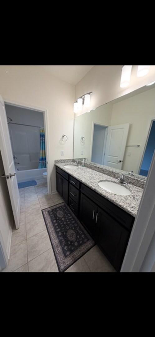 Building Photo - 5 BR/4BA | Newly Renovated Single Family Home | 1-Car Garage Parking | Fenced backyard