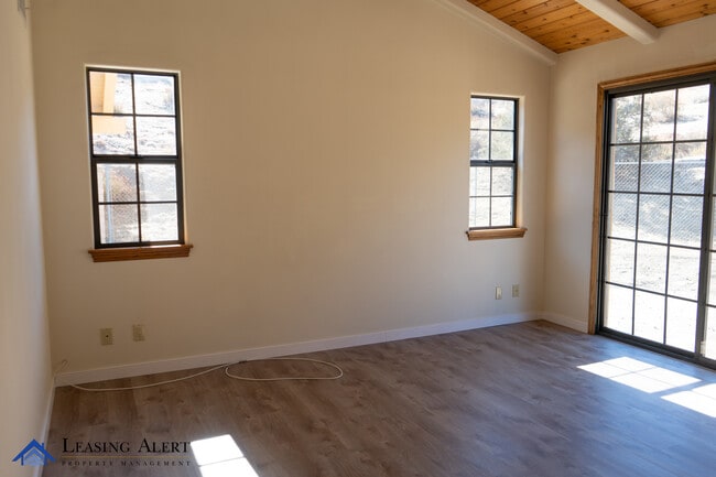 Building Photo - 26603 Berino Dr