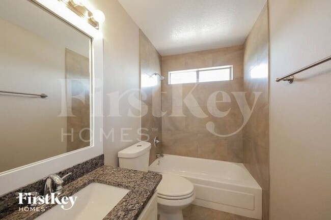 Building Photo - 3022 E Brookwood Ct