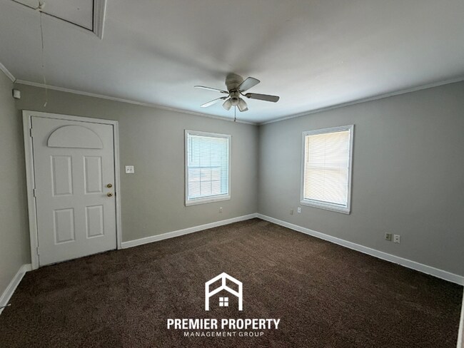 Building Photo - Cozy & Private 1BR/1BA Cottage | Fenced Yard & Washer/Dryer Included